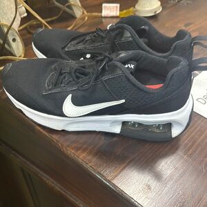 Nike Air max Black and White Athletic Shoes